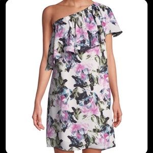 BNWT Vince Camuto One-Shoulder Size 2 MSRP $129.00